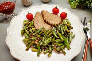 Стручковая фасоль с чесноком