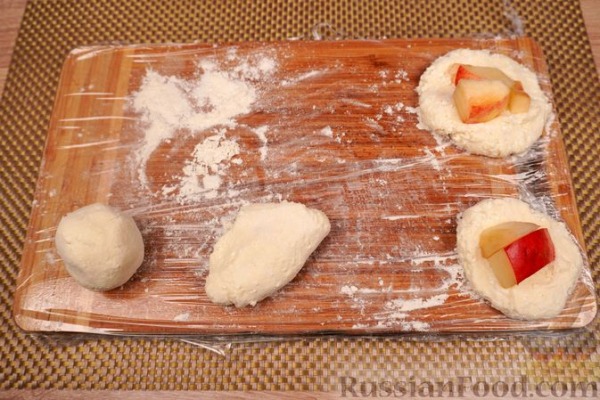 Творожные клёцки (турогомбоц) с персиками Творожные клёцки (турогомбоц) с персиками