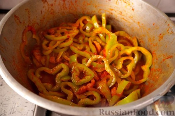 Лечо с колбасками и клёцками Лечо с колбасками и клёцками