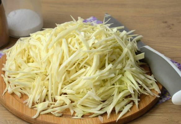 Тушеная капуста на сковороде классическая Тушеная капуста на сковороде классическая