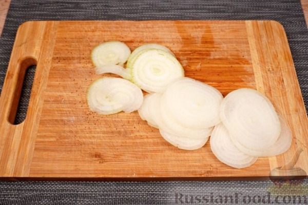 Лечо с колбасками и клёцками Лечо с колбасками и клёцками