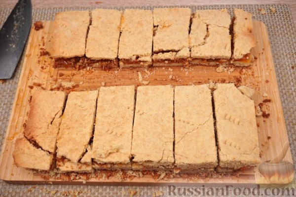 Песочный пирог с абрикосовым джемом