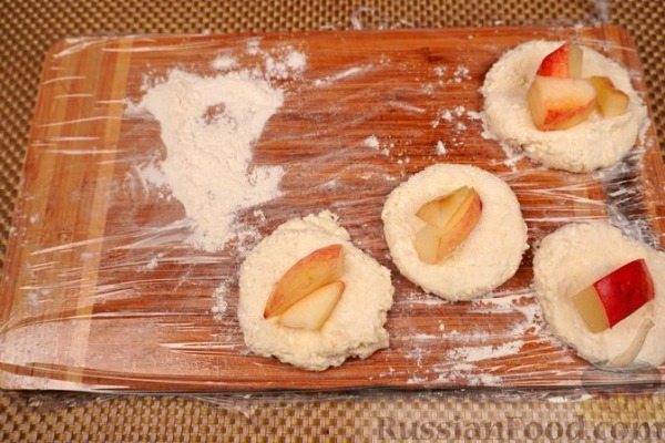 Творожные клёцки (турогомбоц) с персиками Творожные клёцки (турогомбоц) с персиками