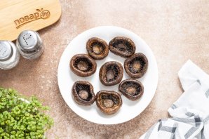 Шампиньоны с начинкой Шампиньоны с начинкой