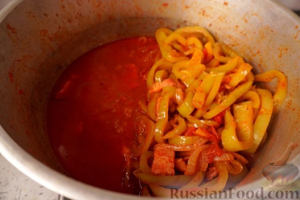 Лечо с колбасками и клёцками Лечо с колбасками и клёцками