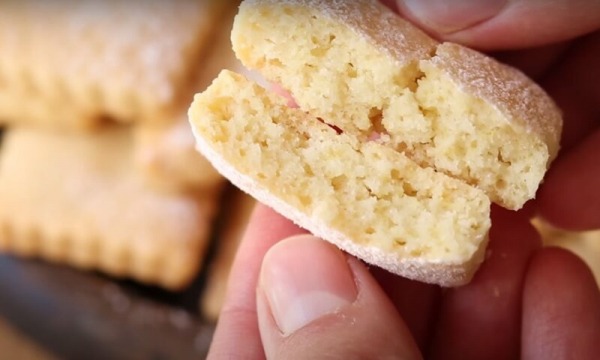 Печенье, которое пахнет летом! Лимонная свежесть в каждом кусочке: рецепт за 25 минут из простых продуктов Печенье, которое пахнет летом! Лимонная свежесть в каждом кусочке: рецепт за 25 минут из простых продуктов