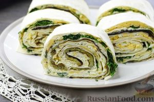 Рулет из лаваша с баклажанами, творогом, яйцами и сыром