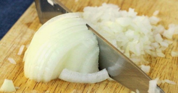Паста карбонара с беконом и сливками классическая Паста карбонара с беконом и сливками классическая