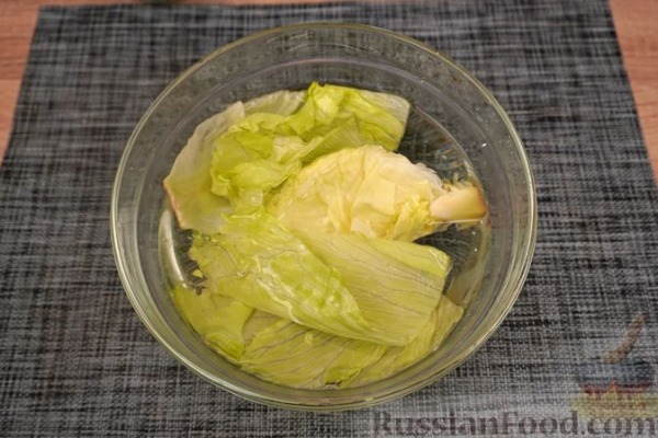 Гирос с красной рыбой и соусом песто Гирос с красной рыбой и соусом песто