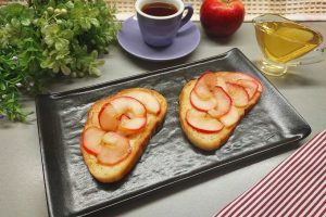 Гренки с яблоками