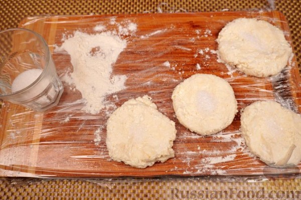 Творожные клёцки (турогомбоц) с персиками Творожные клёцки (турогомбоц) с персиками