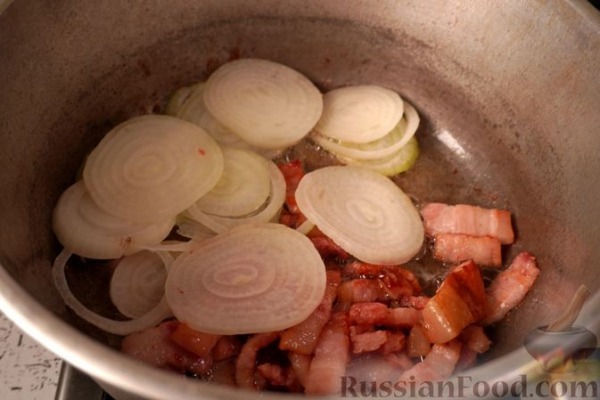 Лечо с колбасками и клёцками Лечо с колбасками и клёцками