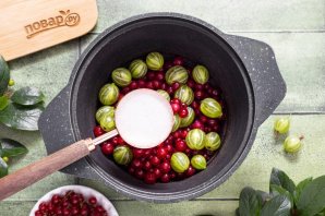 Варенье из крыжовника и красной смородины Варенье из крыжовника и красной смородины