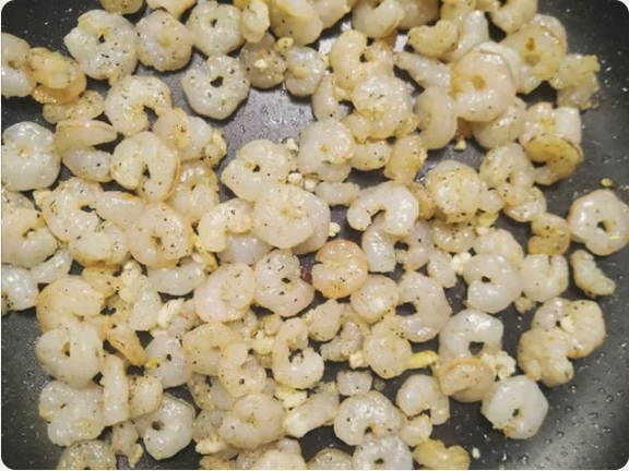 Паста карбонара с беконом и сливками классическая Паста карбонара с беконом и сливками классическая