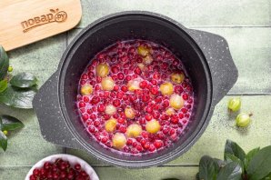 Варенье из крыжовника и красной смородины Варенье из крыжовника и красной смородины
