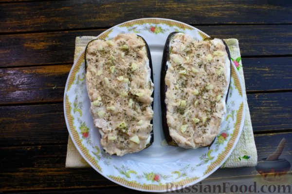Баклажаны с куриным фаршем, помидорами и сыром (в микроволновке) Баклажаны с куриным фаршем, помидорами и сыром (в микроволновке)