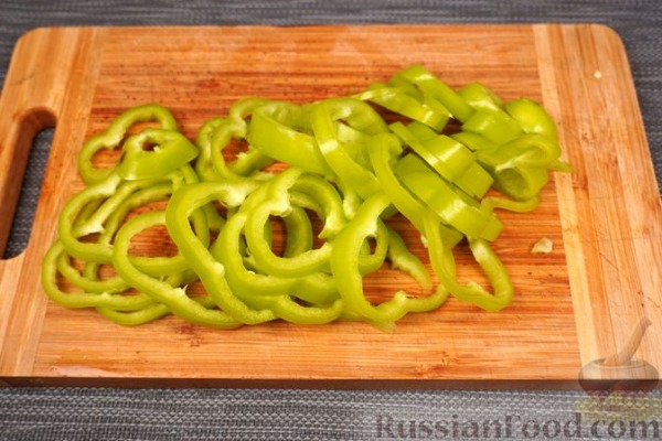 Лечо с колбасками и клёцками Лечо с колбасками и клёцками
