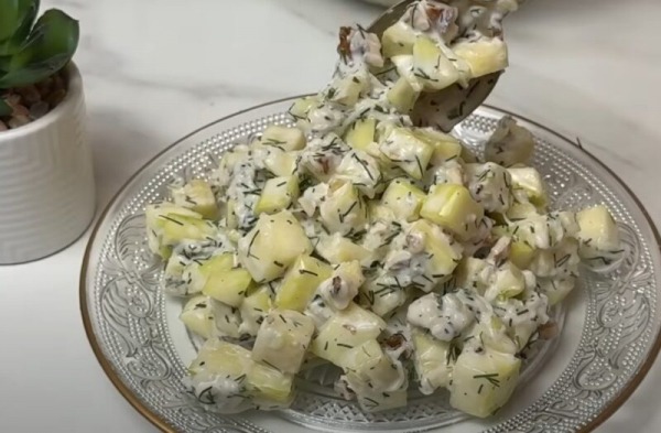 Шеф-повар поделился рецептом: кабачки без жарки, а вкус – как в дорогом ресторане. Салат удивляет даже гурманов Шеф-повар поделился рецептом: кабачки без жарки, а вкус – как в дорогом ресторане. Салат удивляет даже гурманов