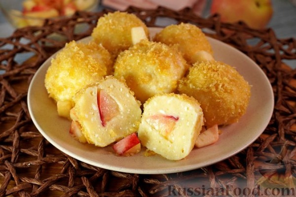 Творожные клёцки (турогомбоц) с персиками Творожные клёцки (турогомбоц) с персиками