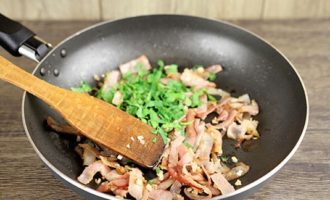 Паста карбонара с беконом и сливками классическая Паста карбонара с беконом и сливками классическая