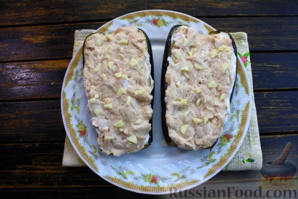 Баклажаны с куриным фаршем, помидорами и сыром (в микроволновке) Баклажаны с куриным фаршем, помидорами и сыром (в микроволновке)