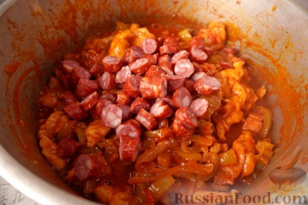 Лечо с колбасками и клёцками Лечо с колбасками и клёцками