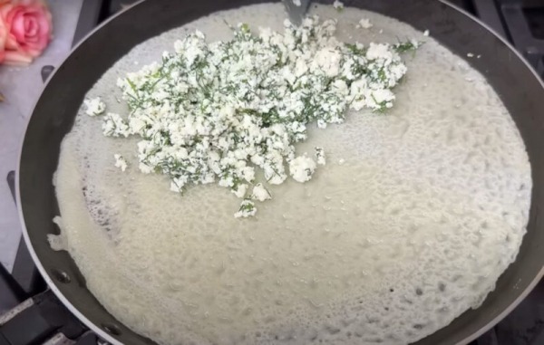 Вкусные ленивые «Чуду». Только мука и вода: тесто не раскатываю, а наливаю на сковороду Вкусные ленивые «Чуду». Только мука и вода: тесто не раскатываю, а наливаю на сковороду