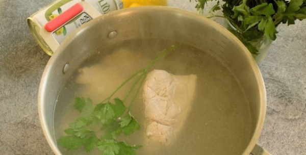 Солянка с колбасой и картошкой классическая Солянка с колбасой и картошкой классическая
