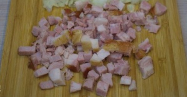 Паста карбонара с беконом и сливками классическая Паста карбонара с беконом и сливками классическая