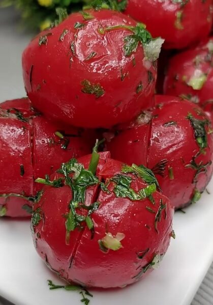 Помидоры — «Сказка». Невероятно вкусные и ароматные: не помидоры, а «конфетка» Помидоры — «Сказка». Невероятно вкусные и ароматные: не помидоры, а «конфетка»