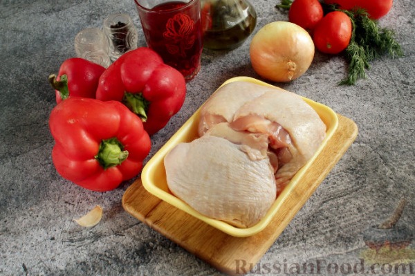Тушеная курица с помидорами и сладким перцем Тушеная курица с помидорами и сладким перцем