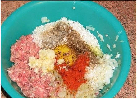 Ежики из фарша с рисом на сковороде с подливкой Ежики из фарша с рисом на сковороде с подливкой