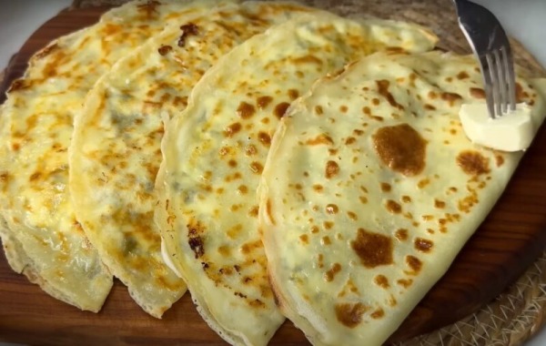 Вкусные ленивые «Чуду». Только мука и вода: тесто не раскатываю, а наливаю на сковороду Вкусные ленивые «Чуду». Только мука и вода: тесто не раскатываю, а наливаю на сковороду