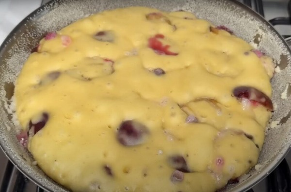 Пирог, который вас удивит: готовится на сковороде, а по вкусу – как из печи! Рецепт, который полюбят все Пирог, который вас удивит: готовится на сковороде, а по вкусу – как из печи! Рецепт, который полюбят все