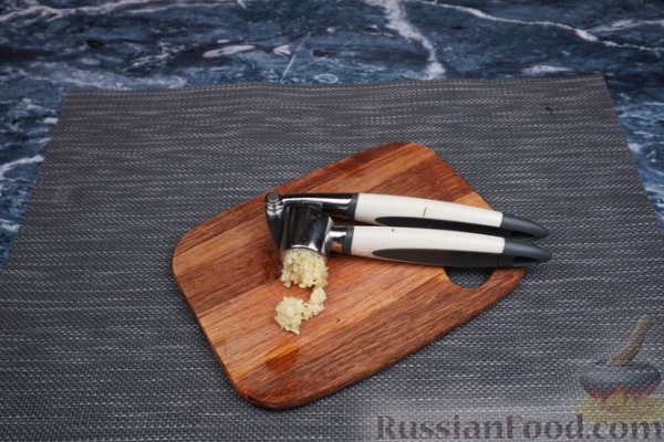 Красный борщ с кабачками и куриным филе Красный борщ с кабачками и куриным филе