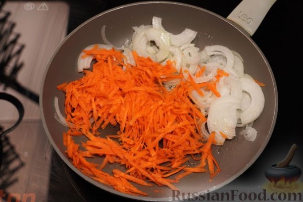 Красный борщ с кабачками и куриным филе Красный борщ с кабачками и куриным филе