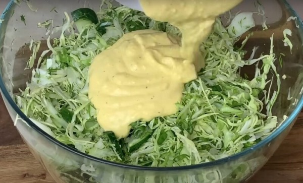 Хрустящий, сочный и вкусный! Летний салат из капусты: простой рецепт на скорую руку Хрустящий, сочный и вкусный! Летний салат из капусты: простой рецепт на скорую руку