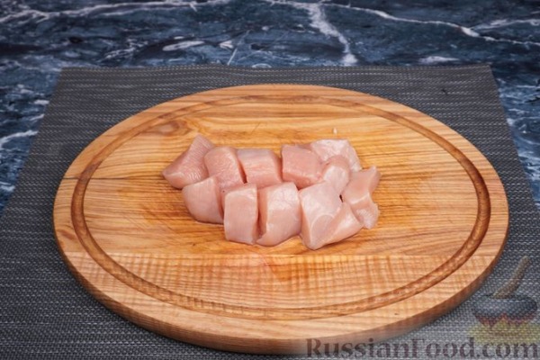Красный борщ с кабачками и куриным филе Красный борщ с кабачками и куриным филе