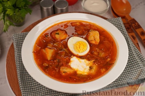 Красный борщ с кабачками и куриным филе Красный борщ с кабачками и куриным филе