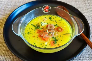Ароматный супчик с копчёной курицей и плавленым сырком