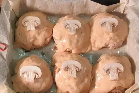 Мясные пенечки с грибами под соусом