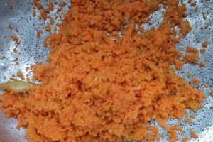 Рецепт: Кабачковая «аджика» — С болгарским перцем и чесноком: вкусная и пикантная, сразу и не поймешь что из кабачков