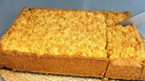 Нежный творожный пирог с хрустящей корочкой. Ходовой рецепт на каждый день: просто и вкусно