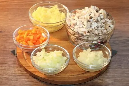 Мясные пенечки с грибами под соусом