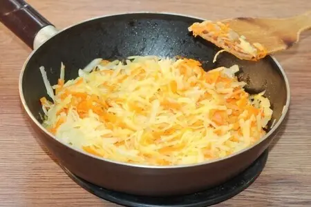 Куриные котлеты на кабачковой подушке