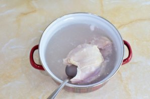 Заливное из курицы с желатином Заливное из курицы с желатином