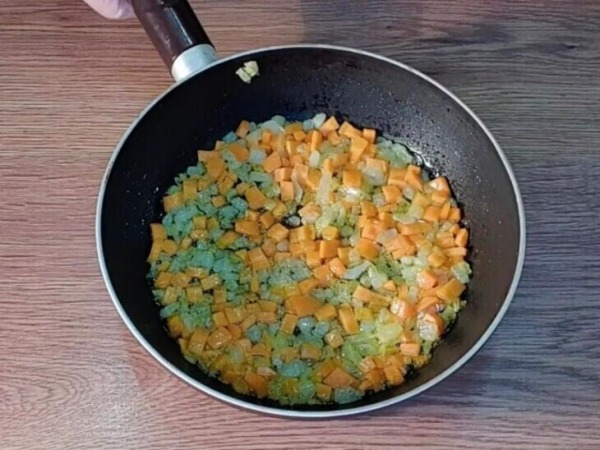 Мясные пенечки с грибами под соусом