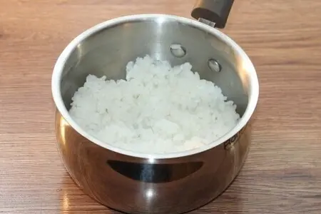 Куриные котлеты на кабачковой подушке