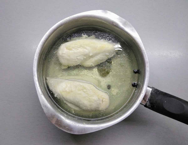Салат «Столичный» с курицей Салат «Столичный» с курицей