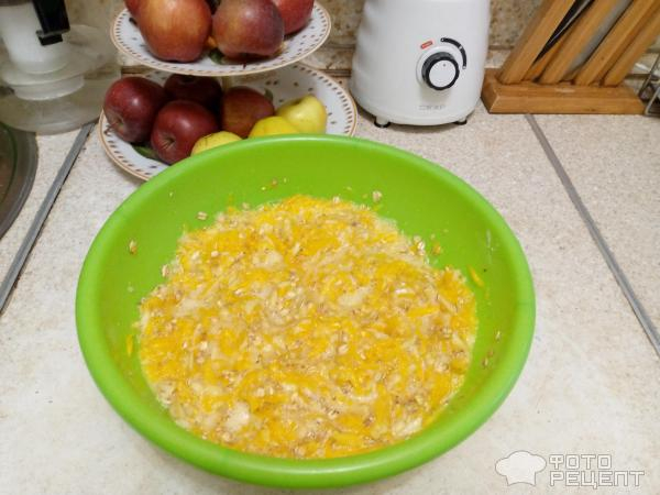 Рецепт: Пирог c яблоками, тыквой и овсянкой - В духовке